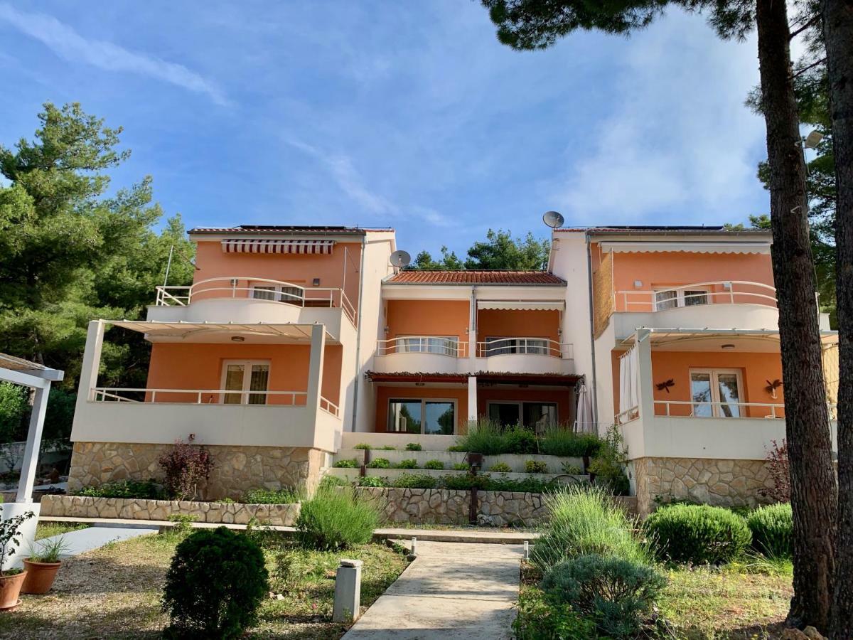 Apartments Nautic Zavala Exterior photo